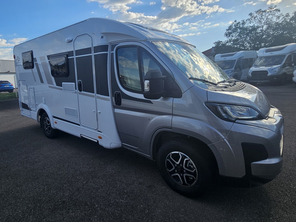 camping car CARADO V 337 mod&egrave;le 2027